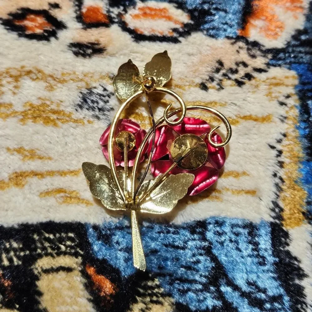 60s cottagecore twee gold tone red rose brooch